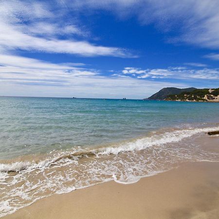 Appartement Les Pieds Dans L'Eau à La Seyne-sur-Mer Extérieur photo