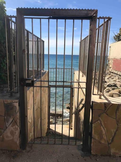 Appartement Les Pieds Dans L'Eau à La Seyne-sur-Mer Extérieur photo